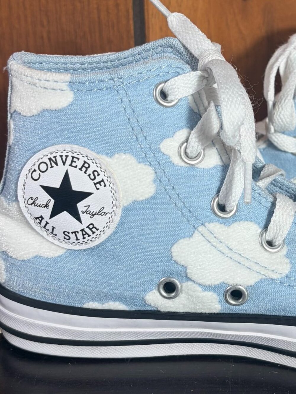 Converse Chuck Taylor All Star Kids Sz 1 Light Armory Blue Cloud Print - EUC